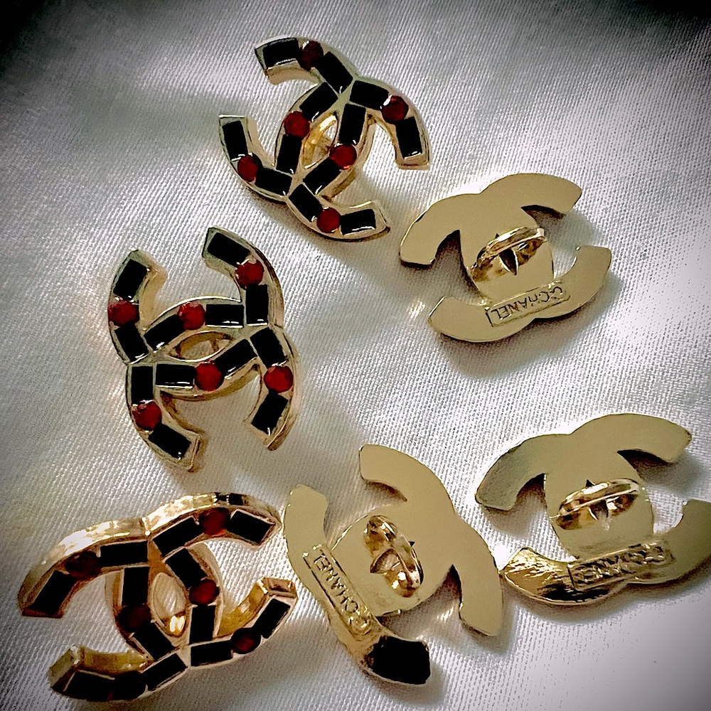 Cc-ChanelStyle(set6)BlackRed-stones/Gold/limited quantity/Shank back/Sta…